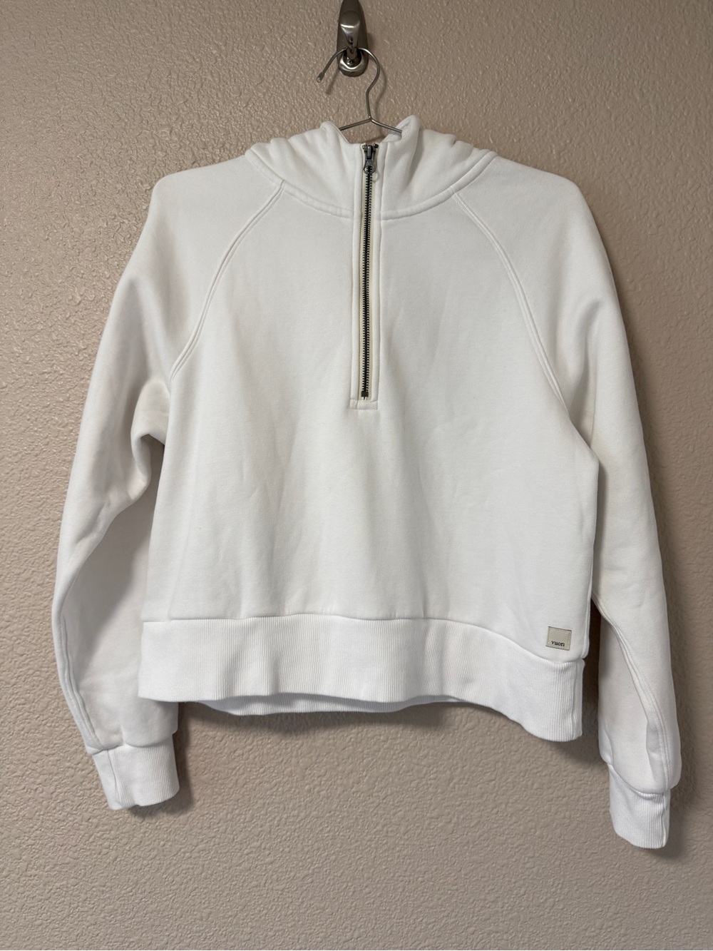 NWOT Vuori Restore Half Zip Hoodie Fleece Hoodie Athleisure Cropped Gym Top M - Picture 4 of 9